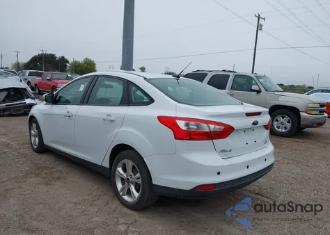 2013 Ford Focus Se z USA, uszkodzony, nr VIN 1FADP3F2XDL358935